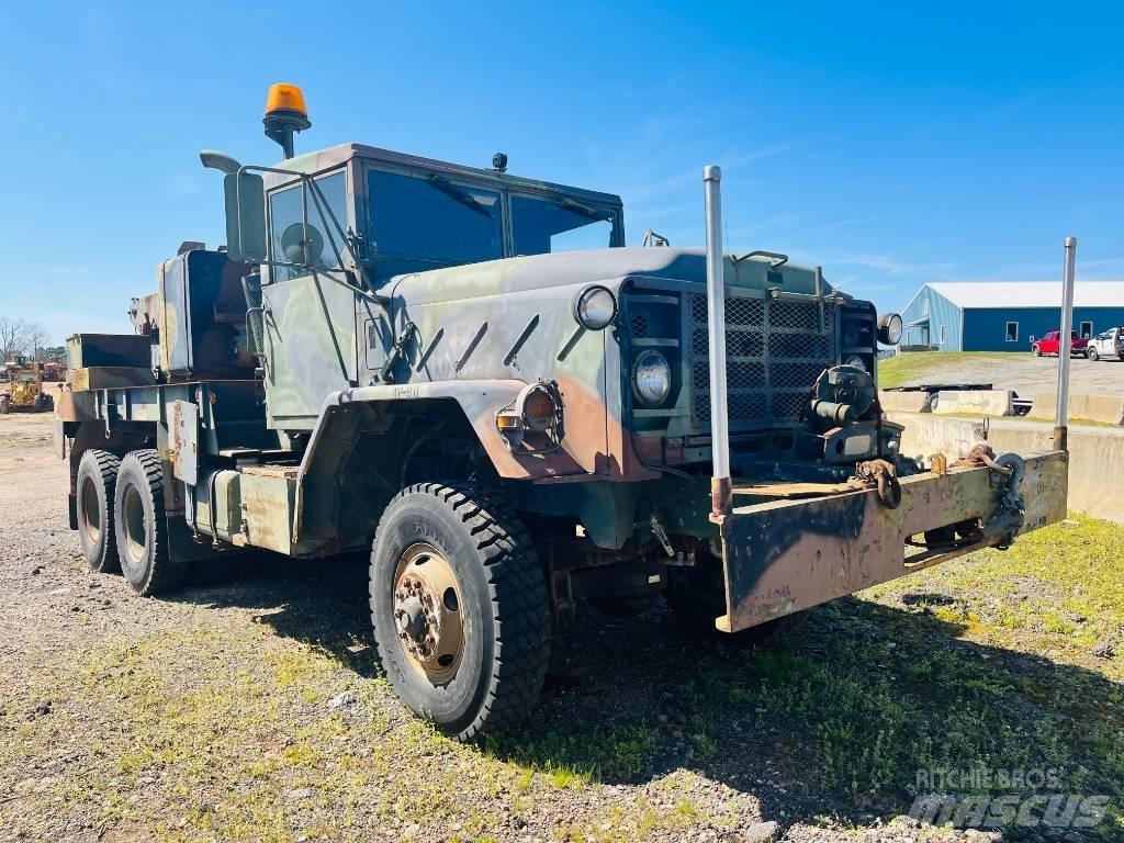AM General M936 Pagalbos kelyje automobiliai