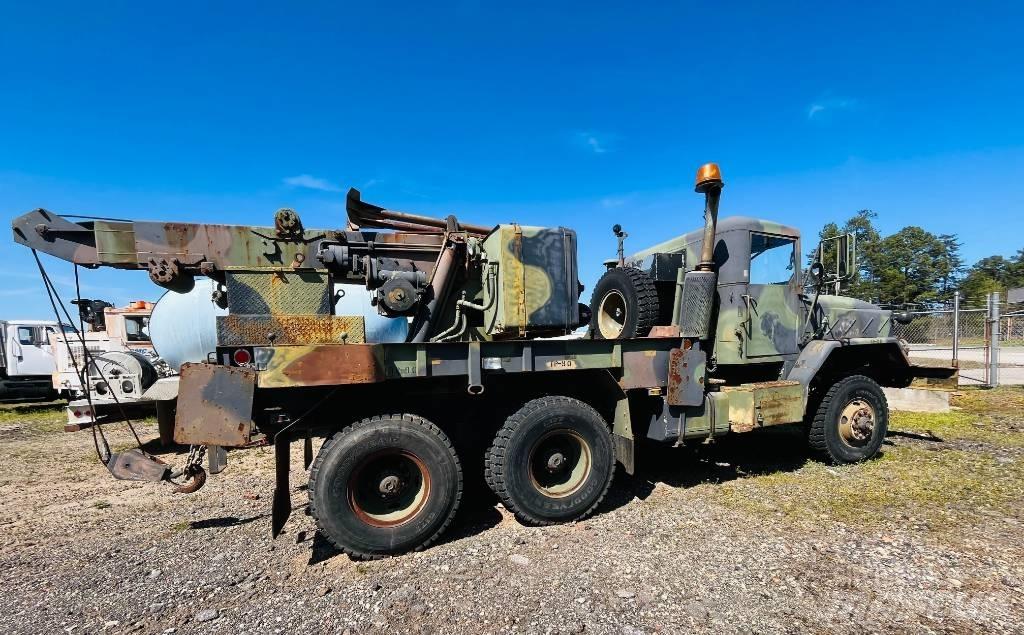 AM General M936 Pagalbos kelyje automobiliai