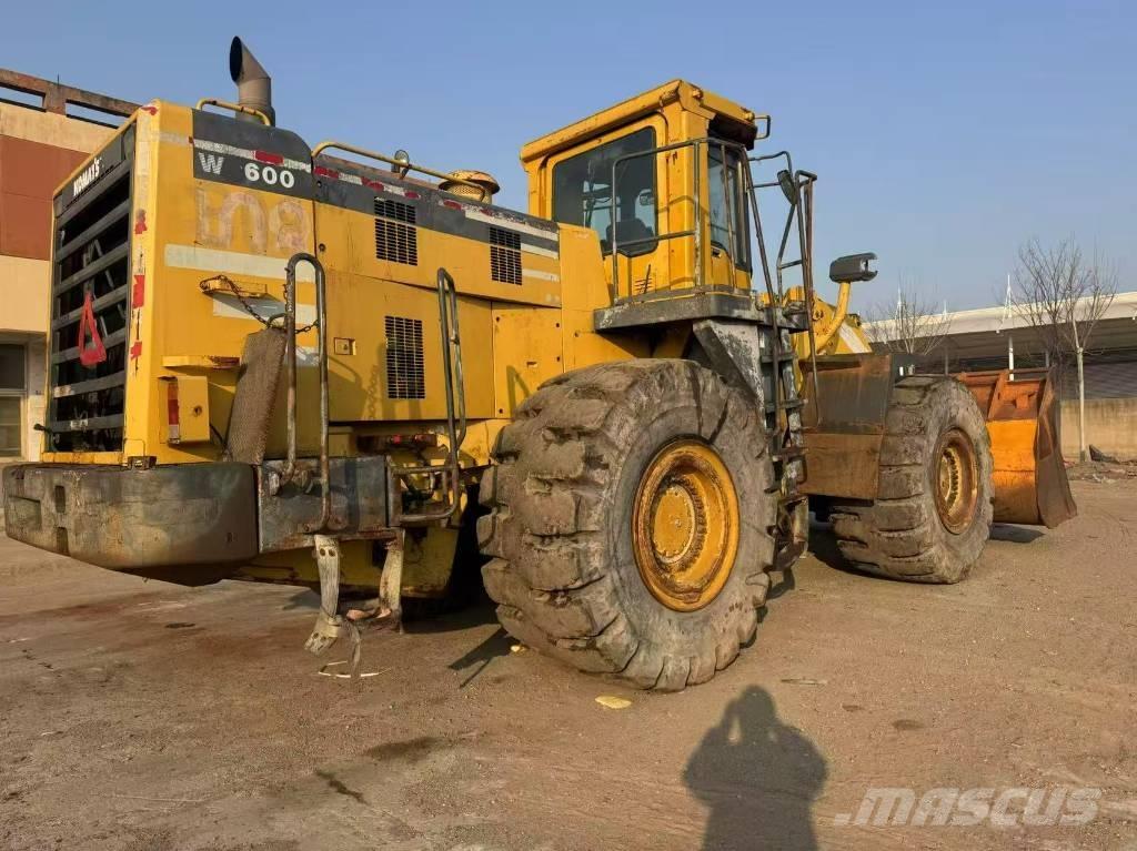 Komatsu WA 600-3 Naudoti ratiniai krautuvai