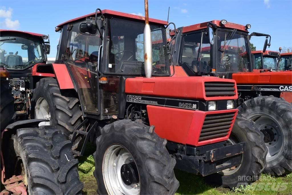 Case IH 844 XL Traktoriai