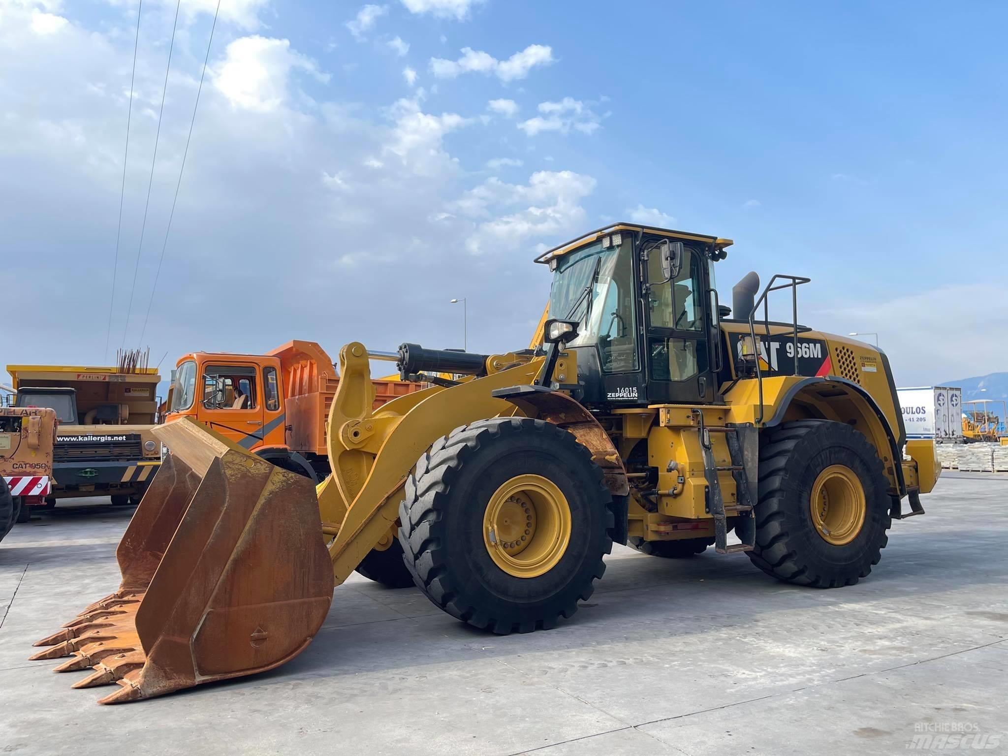 CAT 966M Naudoti ratiniai krautuvai