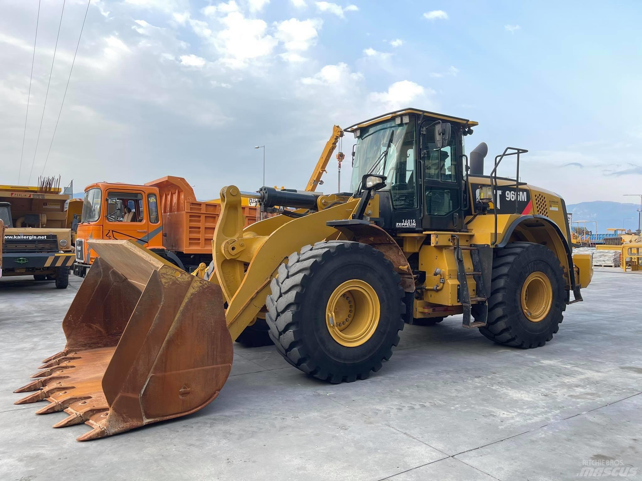 CAT 966M Naudoti ratiniai krautuvai