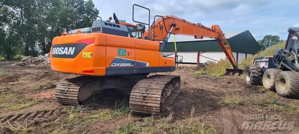 Doosan DX 225 LC-5 Vikšriniai ekskavatoriai