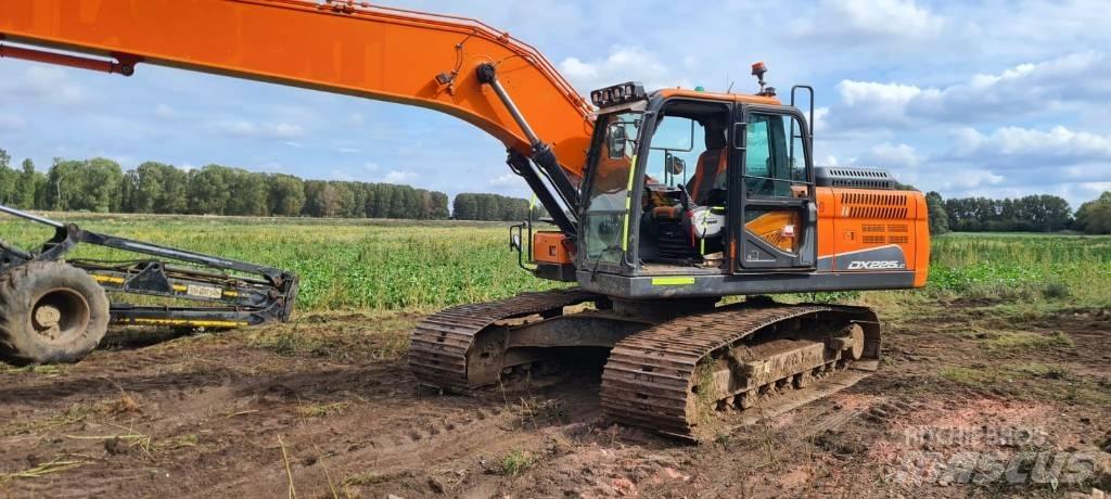 Doosan DX 225 LC-5 Vikšriniai ekskavatoriai