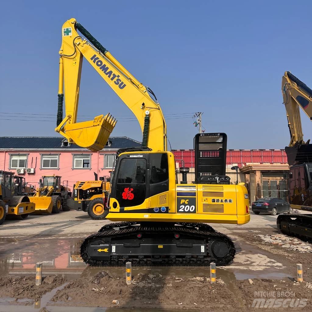 Komatsu PC 200-8 Vikšriniai ekskavatoriai