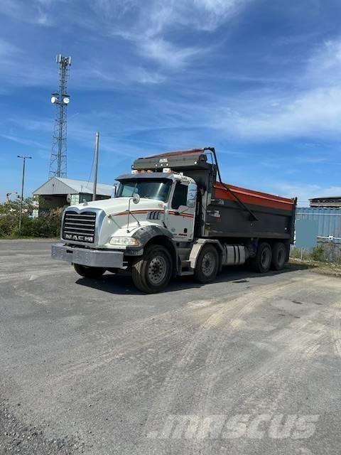 Mack GU813 Savivarčių priekabų vilkikai
