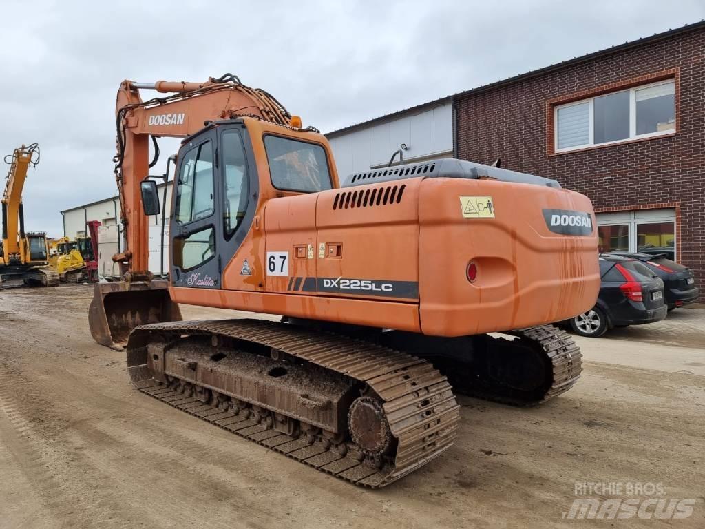 Doosan DX 225 LC Vikšriniai ekskavatoriai