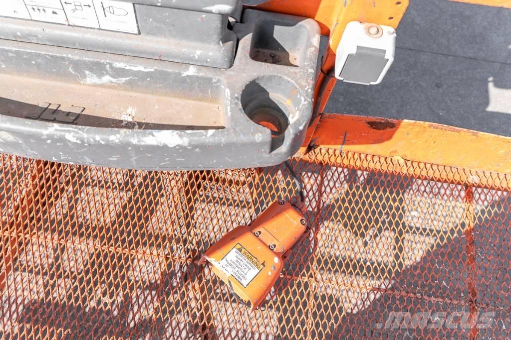 JLG 1500 SJ Teleskopiniai keltuvai