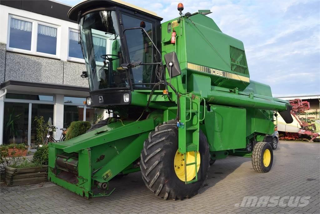 John Deere 1065 Derliaus nuėmimo kombainai