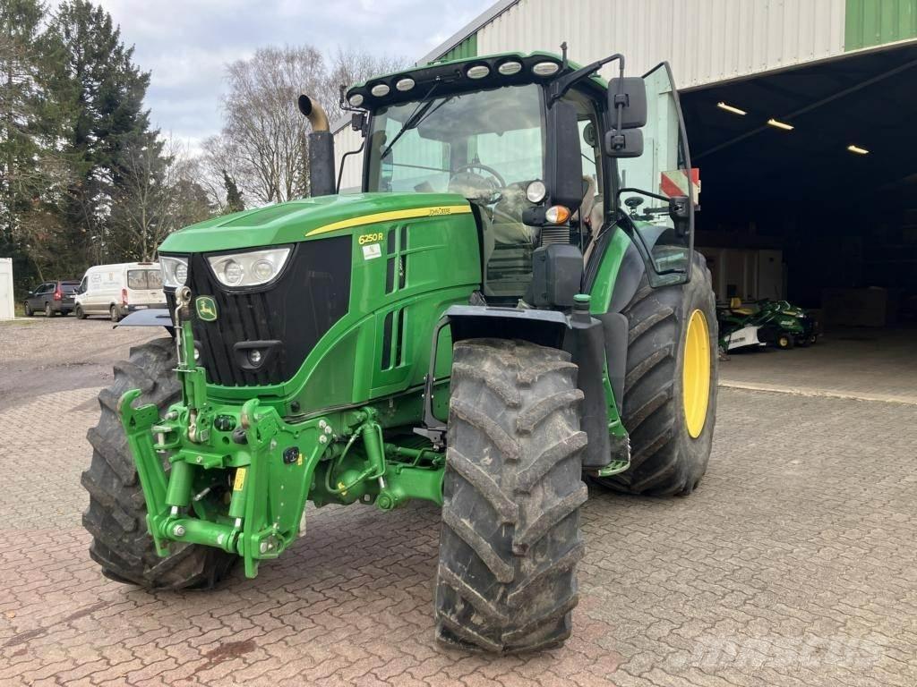 John Deere 6250R Traktoriai