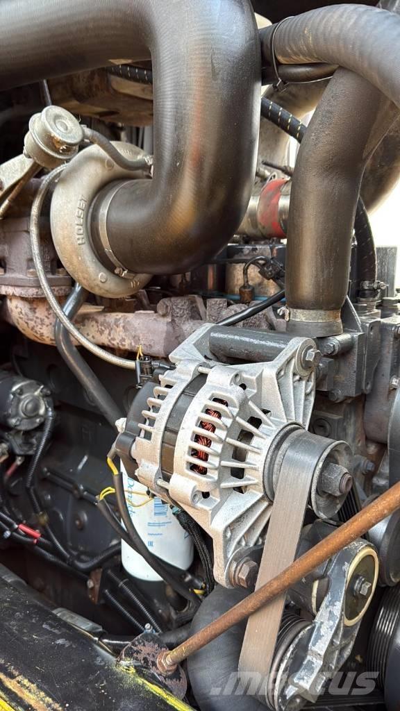 JCB 718 Karjeriniai savivarčiai