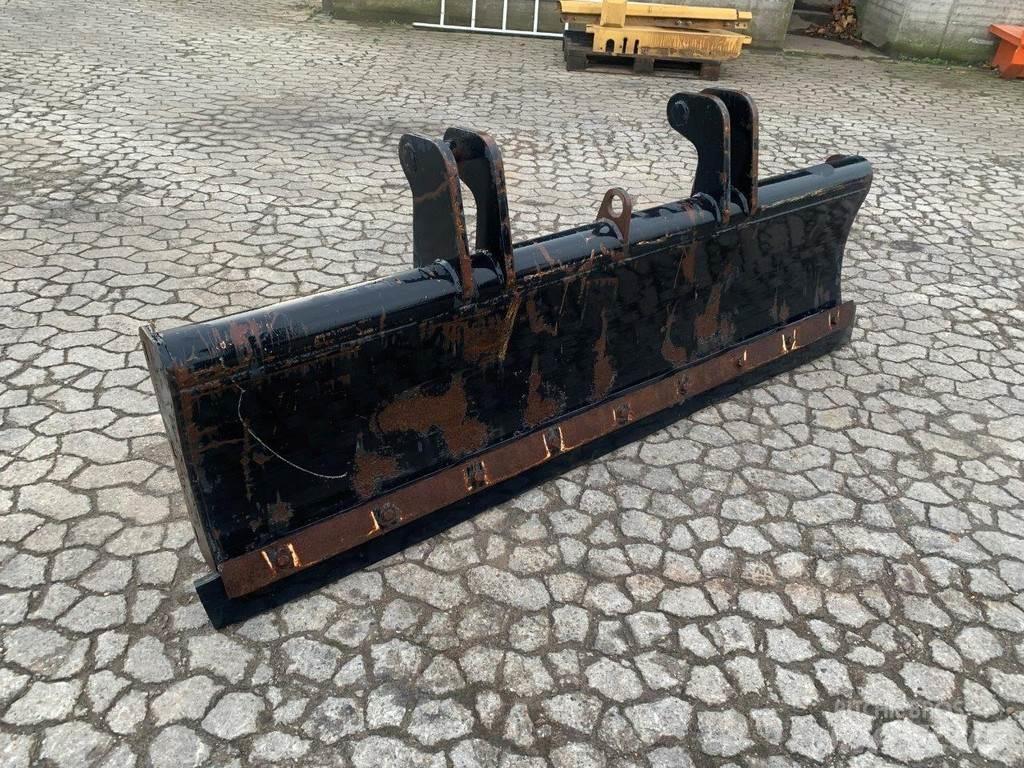 Terex  Peiliai