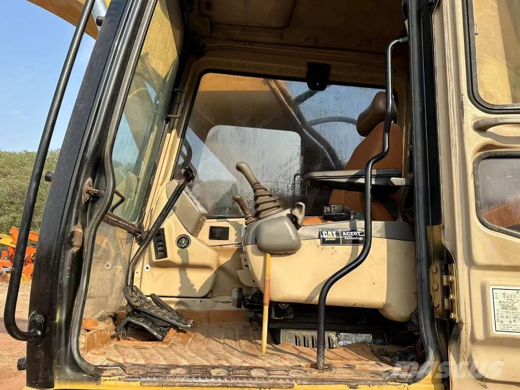 CAT 330 B Vikšriniai ekskavatoriai