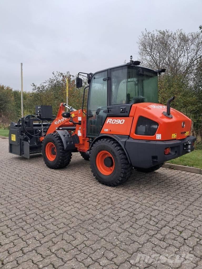 Kubota R 090 Naudoti ratiniai krautuvai