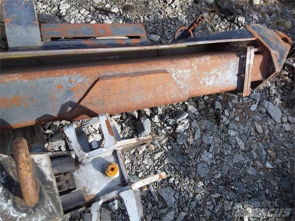 CAT 2200 Medžių kirtimo mašinų kranai