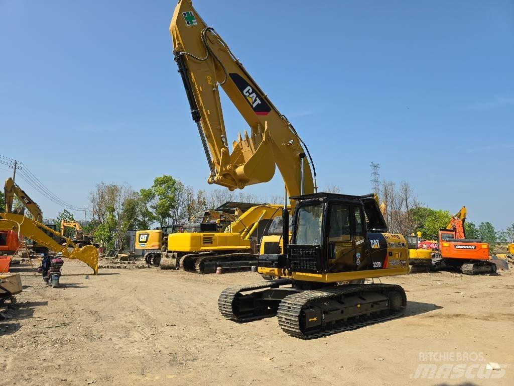 CAT 320D2 Vikšriniai ekskavatoriai