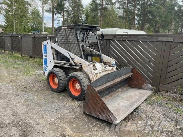 Bobcat 743 Krautuvai su šoniniu pasukimu