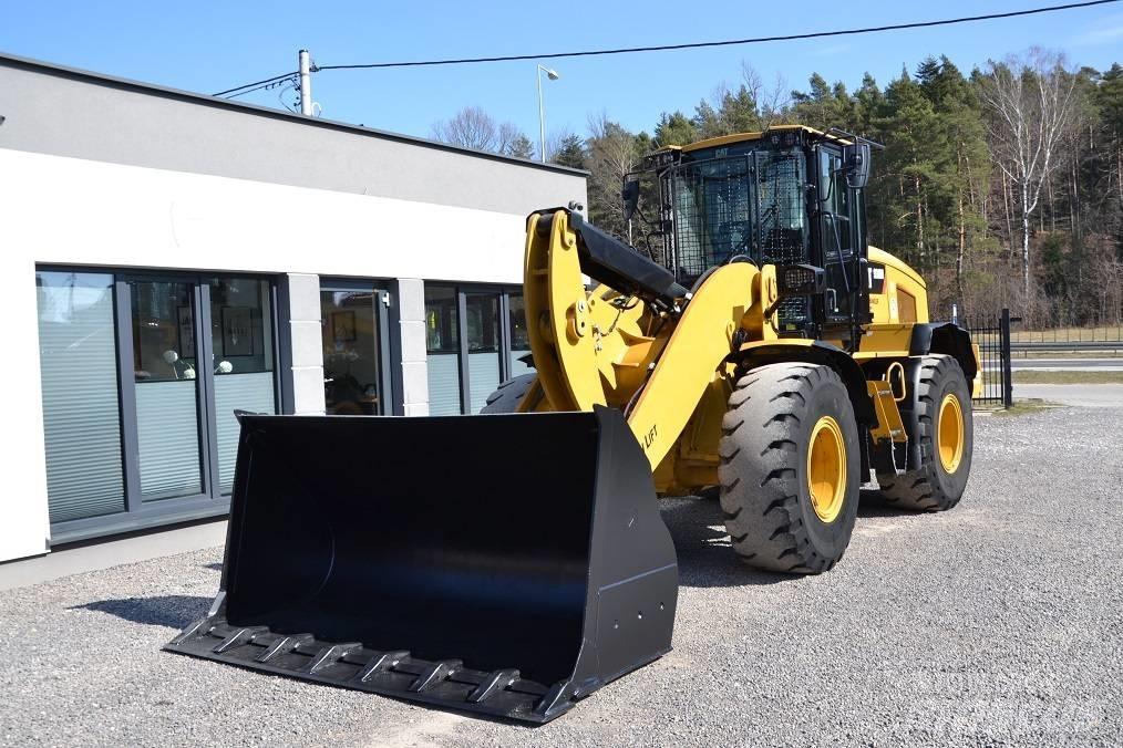 CAT 938 M Naudoti ratiniai krautuvai