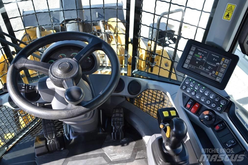 CAT 938 M Naudoti ratiniai krautuvai