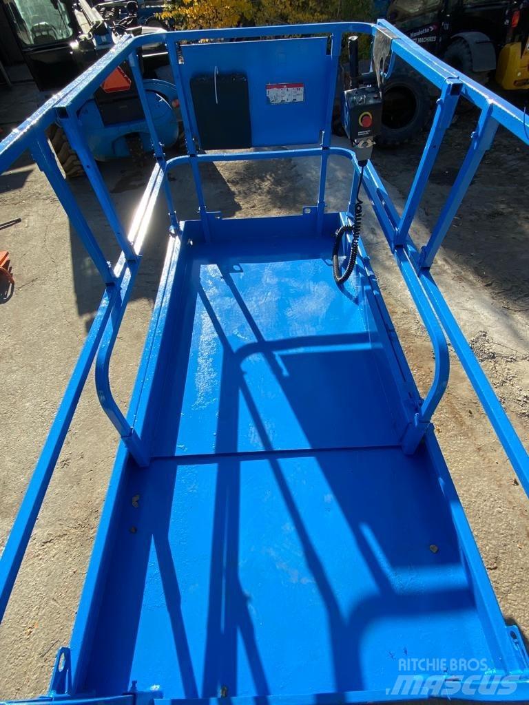 Haulotte Compact 12 Žirkliniai keltuvai