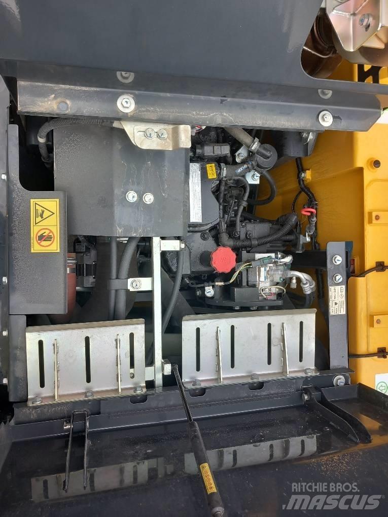 Komatsu PW160-11E0 Ratiniai ekskavatoriai