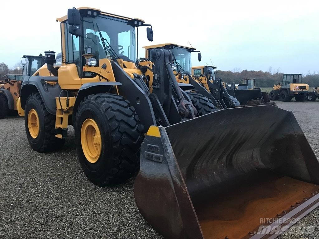 Volvo L120H Naudoti ratiniai krautuvai