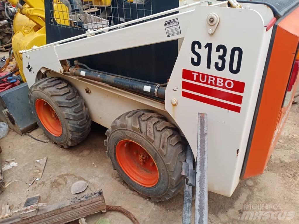 Bobcat S 130 Krautuvai su šoniniu pasukimu