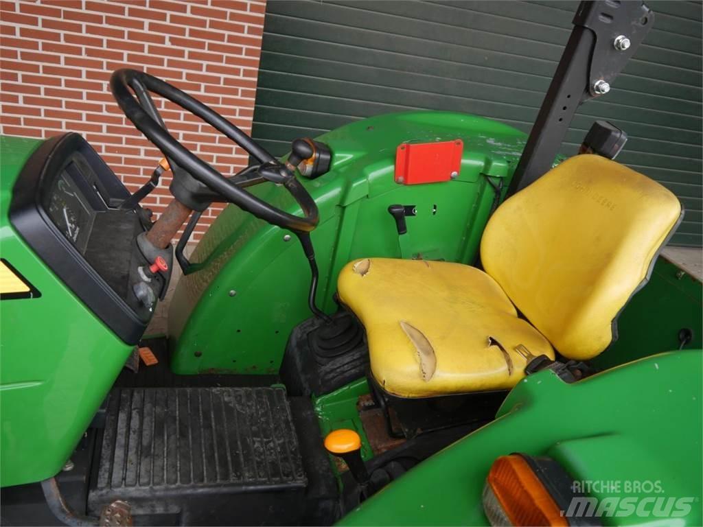 John Deere 5065E Traktoriai