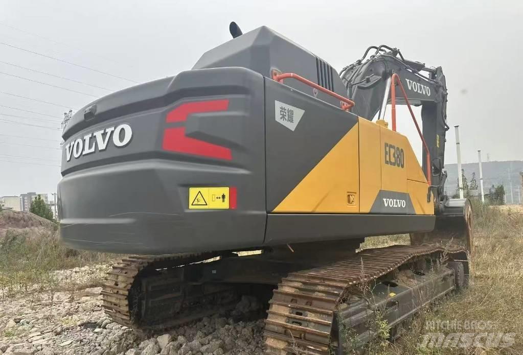 Volvo 380 Vikšriniai ekskavatoriai