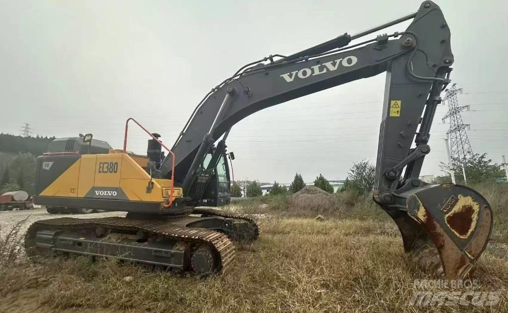 Volvo 380 Vikšriniai ekskavatoriai