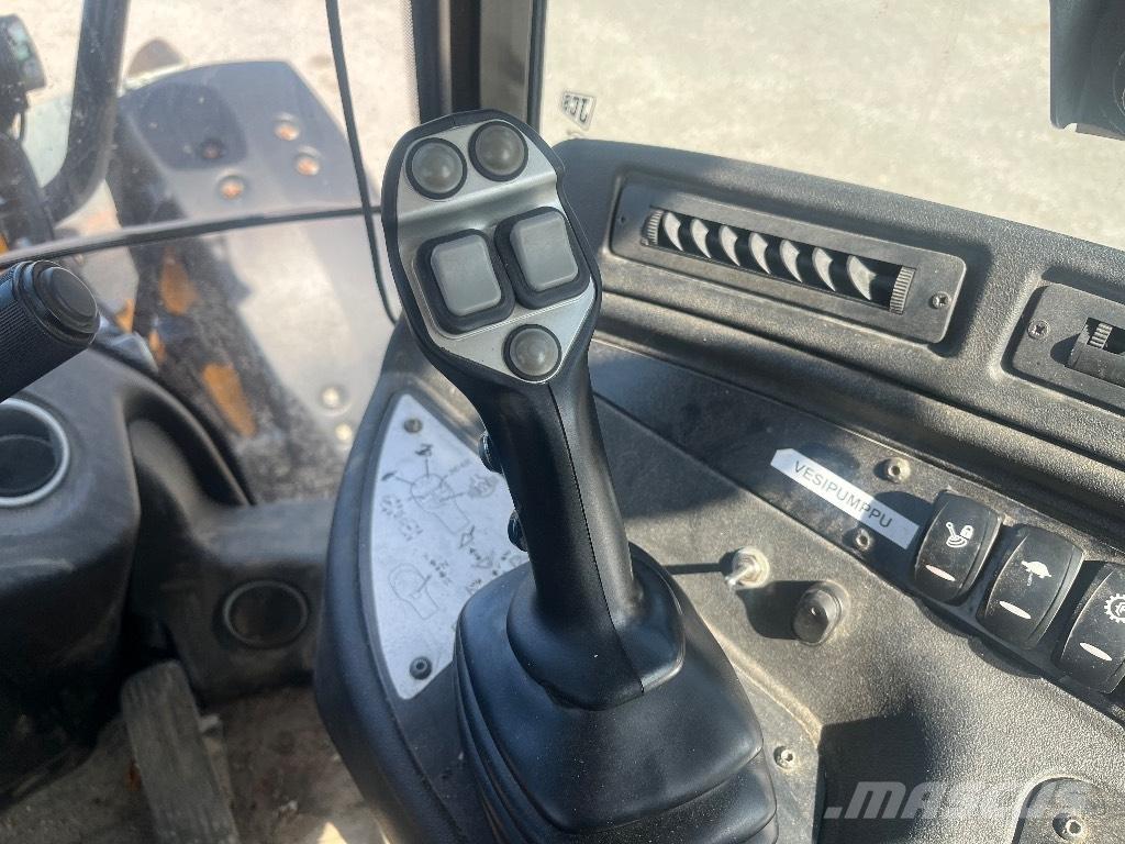 JCB 409 / Myyty, Sold Naudoti ratiniai krautuvai