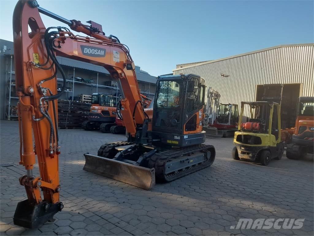 Doosan DX85R-3 Vidutinės galios ekskavatoriai 7-12 t