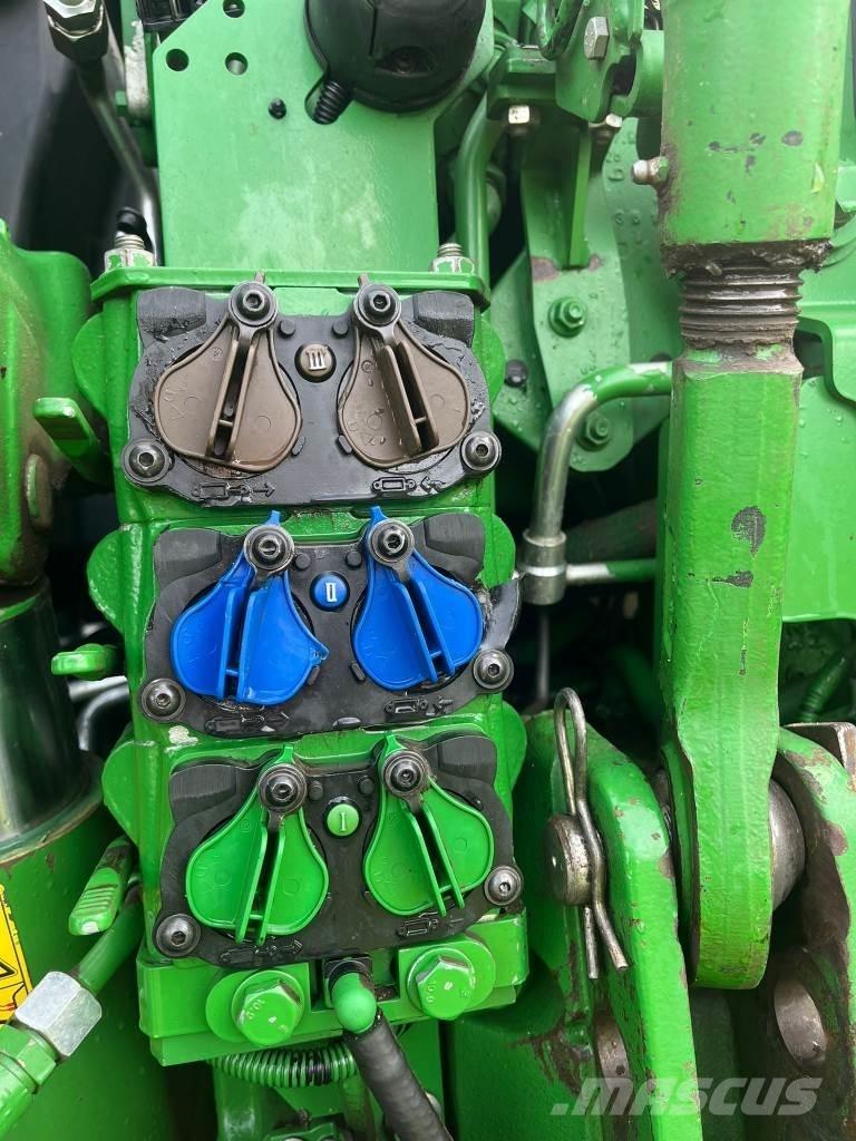 John Deere 6130 R Traktoriai
