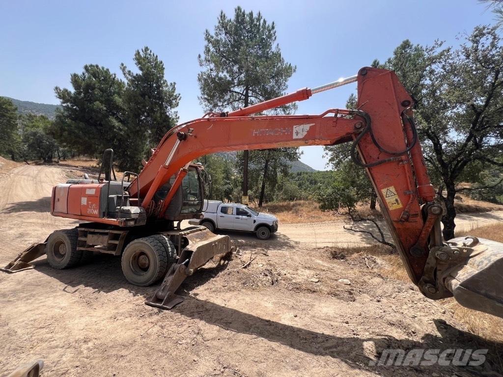 Hitachi ZX 210 W Ratiniai ekskavatoriai