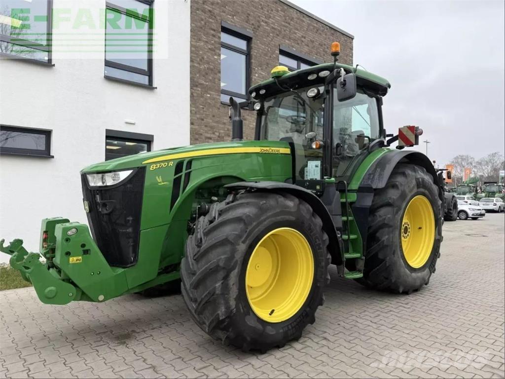 John Deere 8370 r Traktoriai