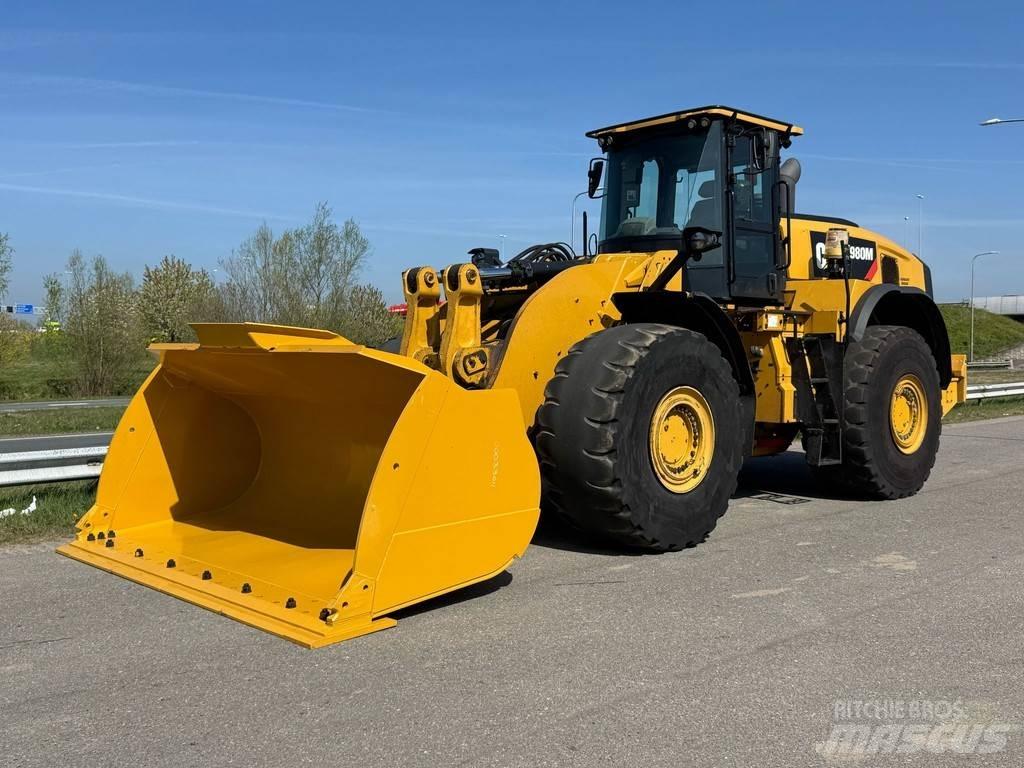 CAT 980M Naudoti ratiniai krautuvai