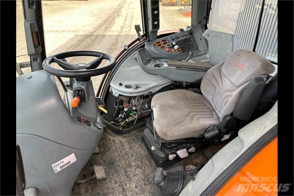 Valtra N142 Traktoriai