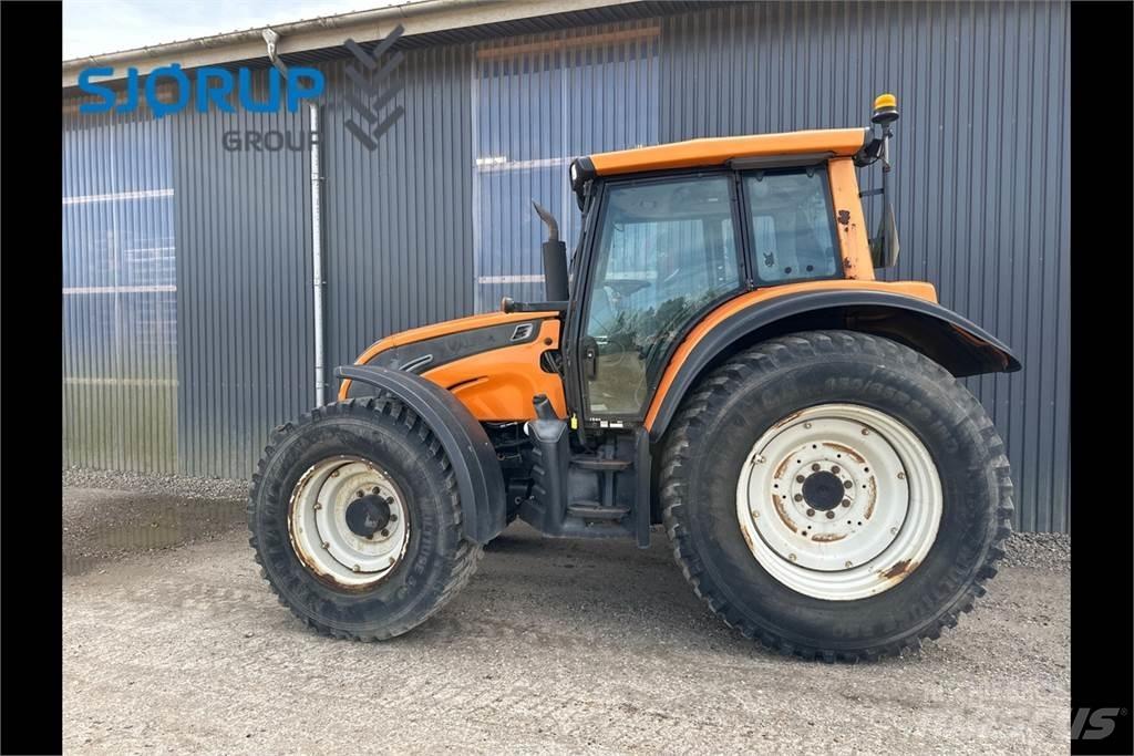 Valtra N142 Traktoriai