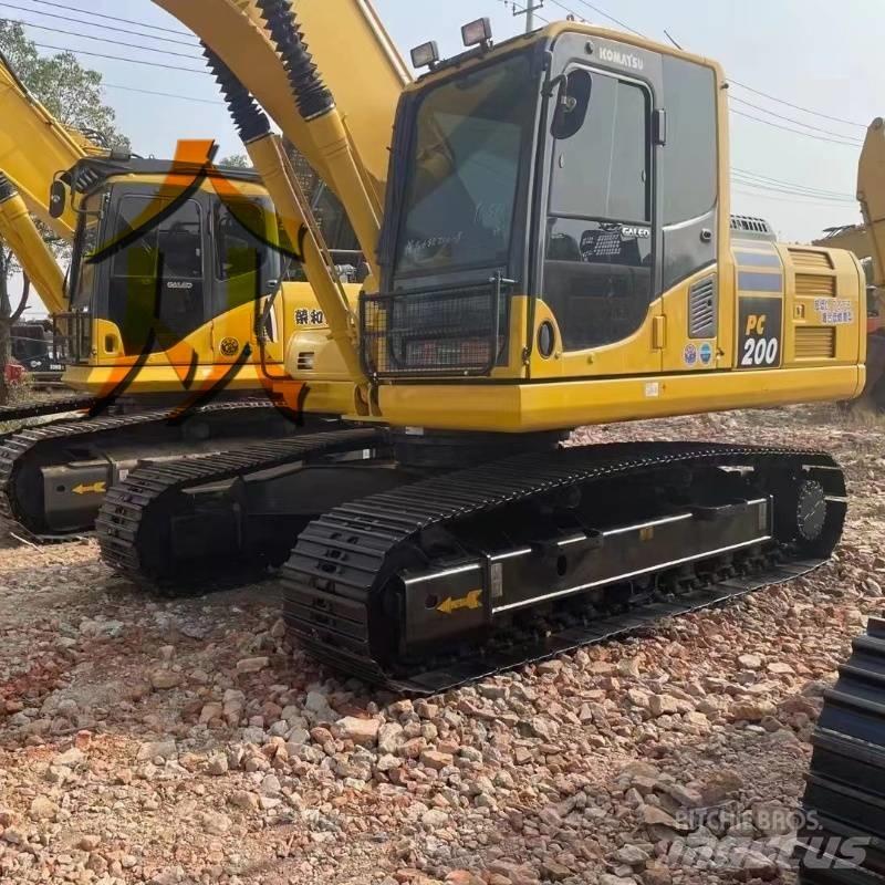 Komatsu PC 200 Vikšriniai ekskavatoriai