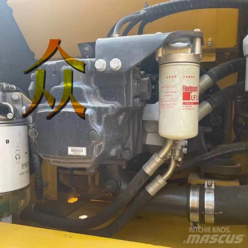 Komatsu PC 200 Vikšriniai ekskavatoriai