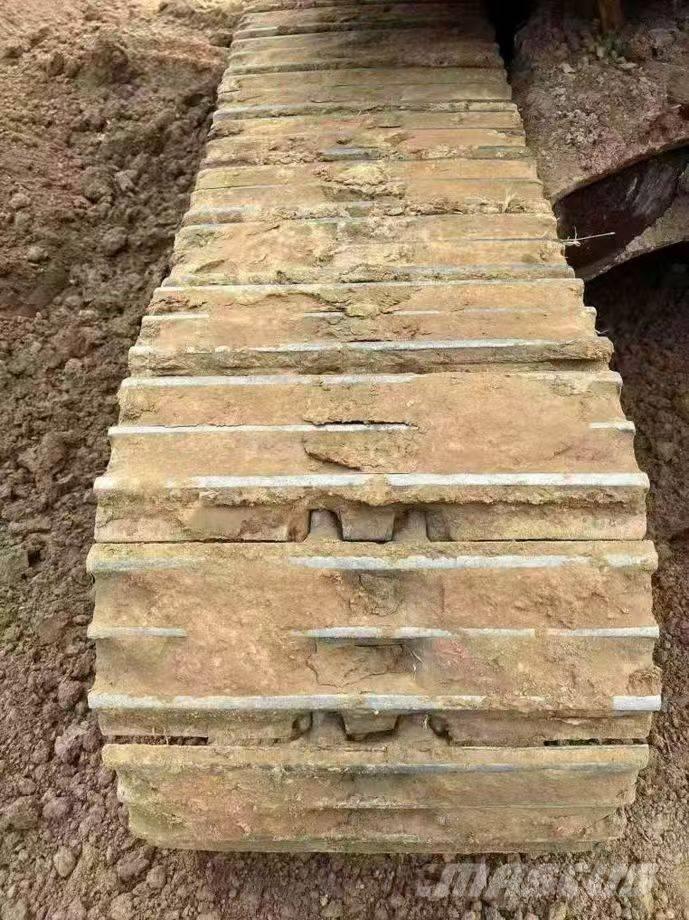 CAT 320 D L Vikšriniai ekskavatoriai