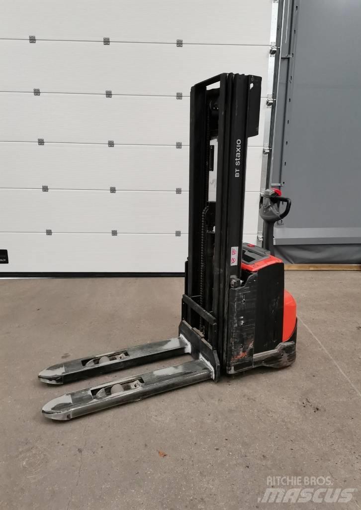 Toyota SWE120L Rankiniai vėžimėliai