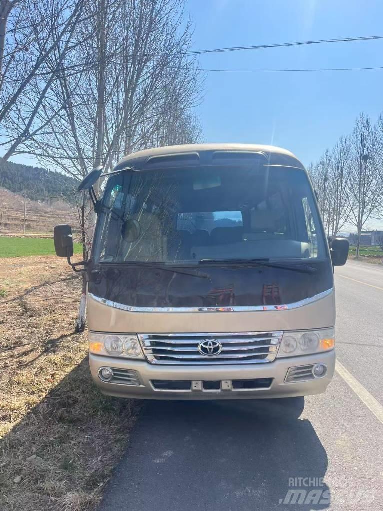 Toyota Coaster Tarpmiestiniai autobusai