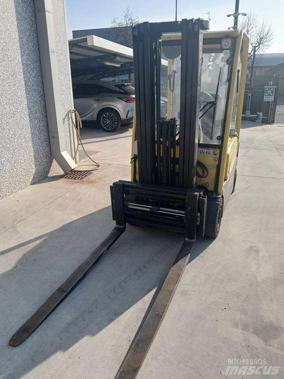 Hyster J1.6XNMWB Elektriniai šakiniai krautuvai