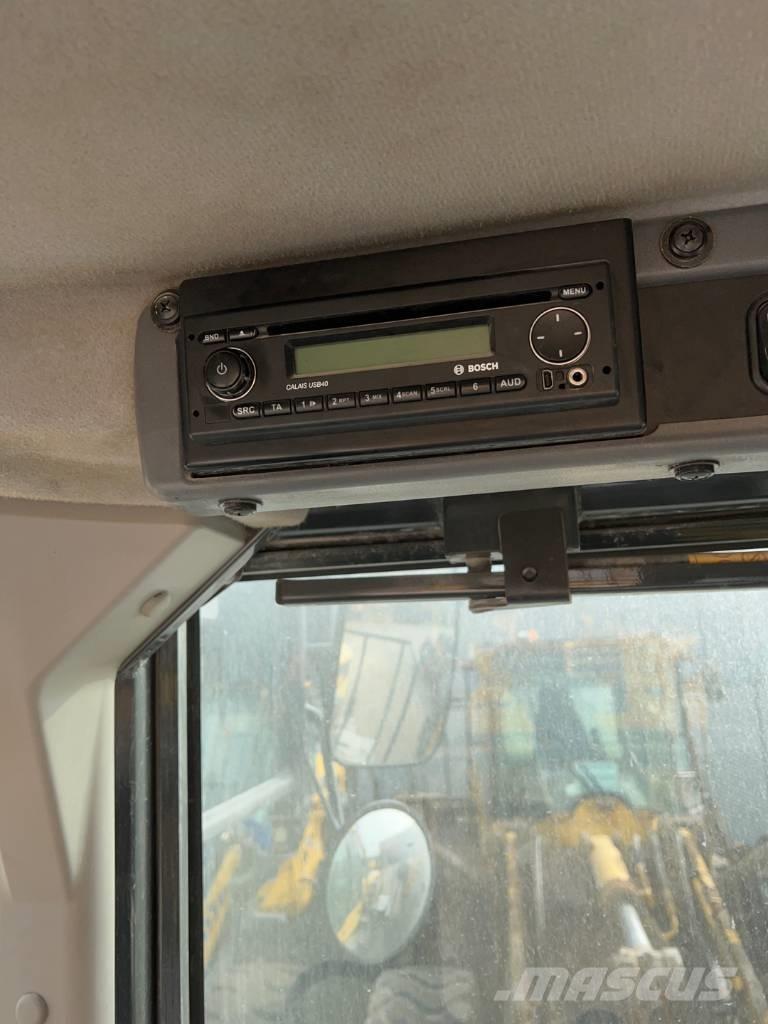 Komatsu WA 380-8 Naudoti ratiniai krautuvai