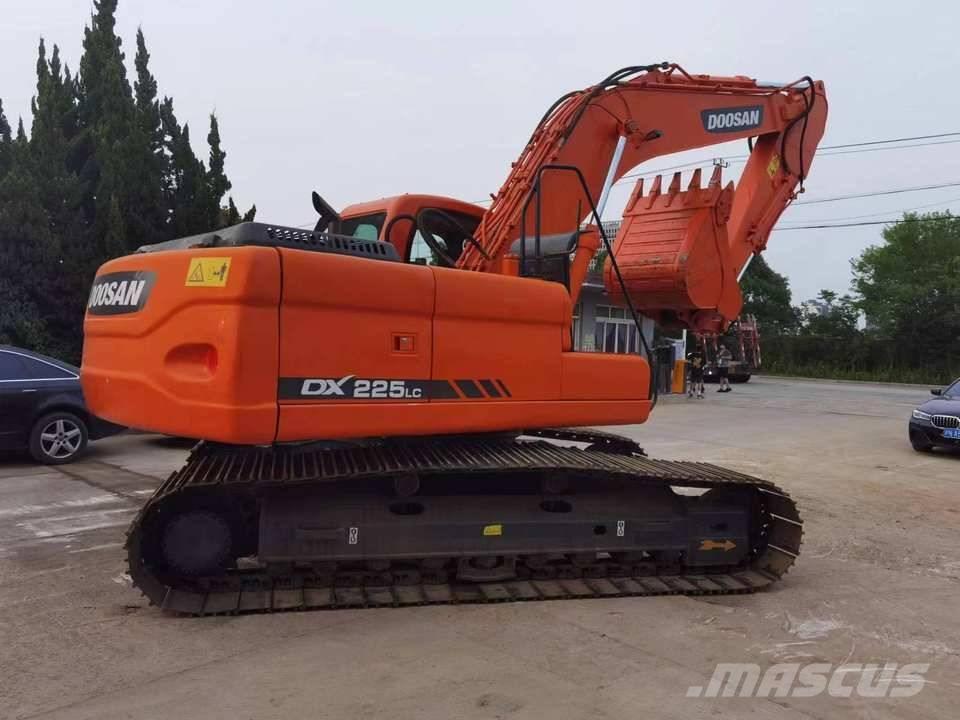 Doosan dx225 Vikšriniai ekskavatoriai