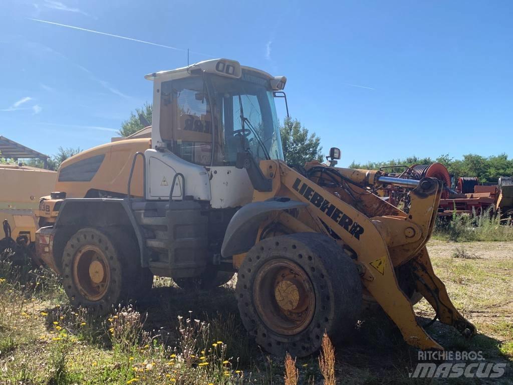 Liebherr L 538 Naudoti ratiniai krautuvai