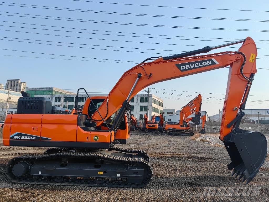 Doosan DX225 Vikšriniai ekskavatoriai