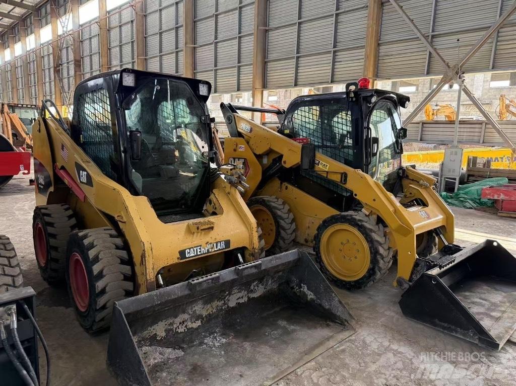 CAT 246C and 262D Krautuvai su šoniniu pasukimu