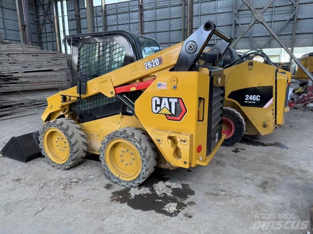 CAT 246C and 262D Krautuvai su šoniniu pasukimu